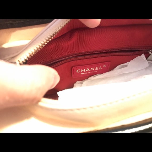 Chanel Gabrielle Hobo Bag Beige and Black Small - Picture 3 of 5